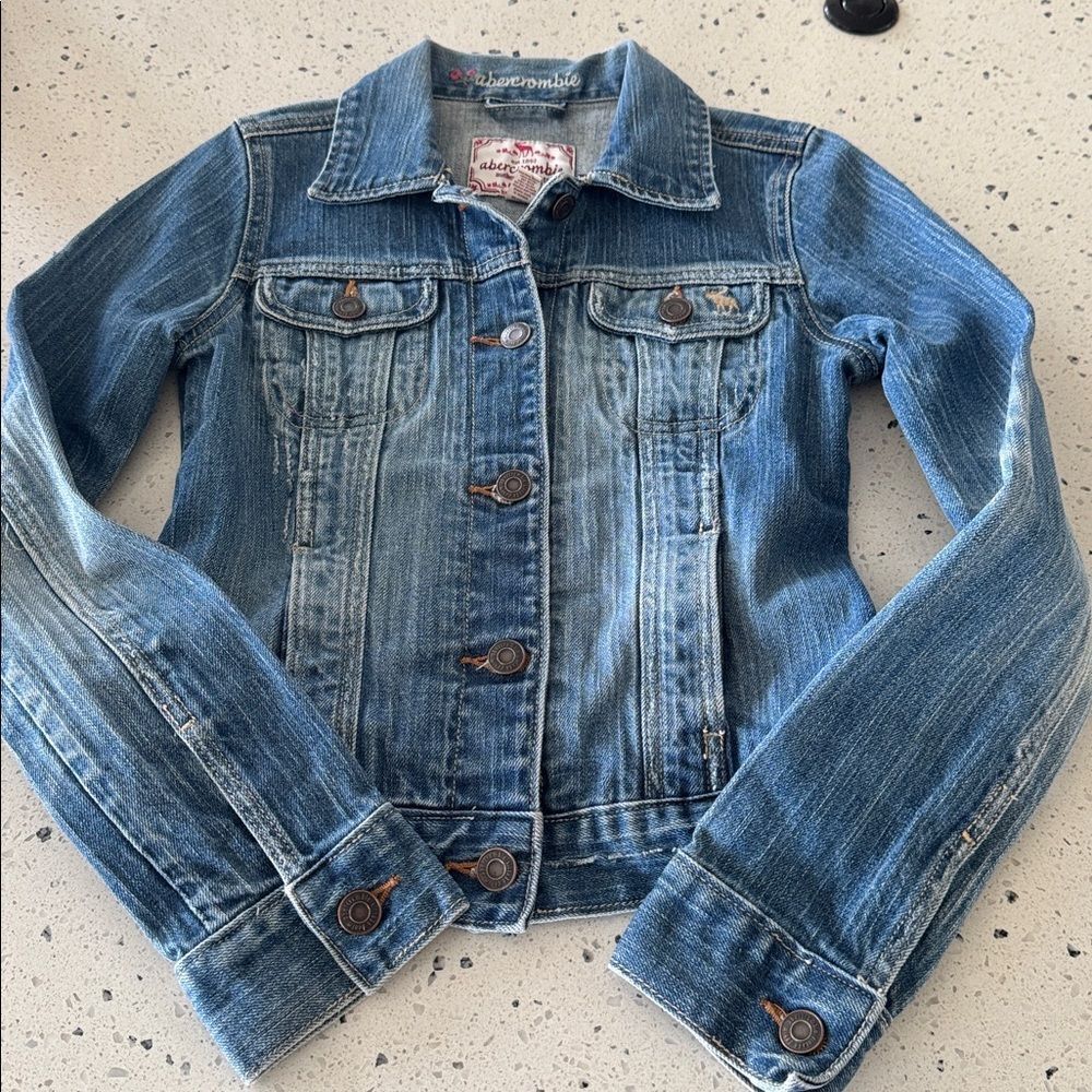 Abercrombie & Fitch Classic Cotton Blue Denim Jacket Distressed Girl’s Size S